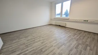 Expose 2 MONATE MIETFREI: Helles 3-Zimmer Büro in interessanter Frequenzlage