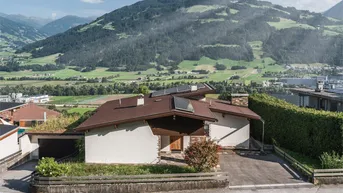 Expose Lage, Lage, Lage! Perfekt gelegener Bungalow mit traumhaftem Ausblick!