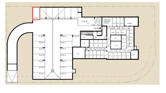 Grundriss eines Tiefgaragengeschosses mit zahlreichen Parkplätzen und Abstellräumen.