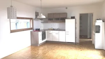 Expose Schöne 2 Zimmer Wohnung mit Loggia und Garagenplatz – Solarcity