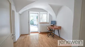 Expose GERÄUMIGE DREIZIMMERWOHNUNG MIT GROSSER SÜDTERRASSE UND GARAGE