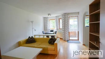 Expose RINN - HELLE, GEMÜTLICHE, GERÄUMIGE ZWEIZIMMERWOHNUNG, CARPORT