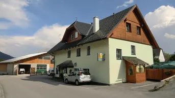 Expose Großzügige Wohnung im Erdgeschoß zum Selbstausbau!