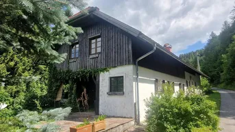 Expose LANDHAUS IN ALLEINLAGE