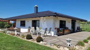 Expose ELEGANTER BUNGALOW -