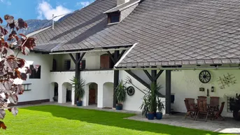 Expose RARITÄT - HISTORISCHES ANWESEN MIT IDYLLISCH GELEGENEM GARTEN - MODERNES WOHNEN AUF 188m² + SEPARATER WOHNUNG UND NEBENRÄUME