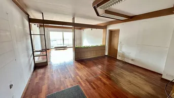 Expose Helle 4-Zimmer Stadtwohnung mit Balkon &amp; Tiefgarage!