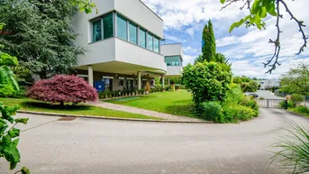 Expose EINE VILLA WIE EIN VERSPRECHEN: LEBENSKUNST IN DER NÄHE DES WÖRTHERSEES!