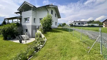 Expose FAMILIENWOHNTRAUM AUF DER SONNENSEITE MIT MAGISCHEM AUSBLICK AUF DIE BERGE UND TEILWEISE AUF DEN MILLSTÄTTER SEE INKLUSIVE - RUHE, NATUR &amp; WEITE!