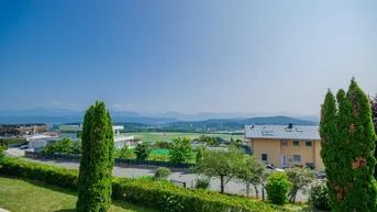 Expose EINE VILLA WIE EIN VERSPRECHEN: LEBENSKUNST IN DER NÄHE DES WÖRTHERSEES!