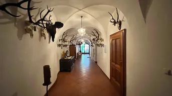 Expose Herrschaftliches Haus mit Nebengebäude und schönem Garten