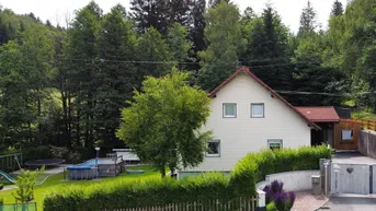 Expose Kleines Haus mit schönem Garten