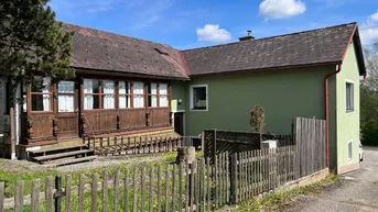 Expose Wohnhaus mit großem Grundstück und Weitblick