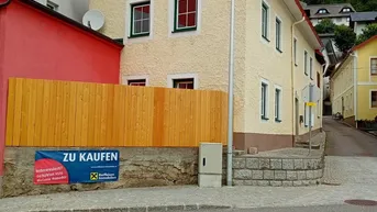 Expose Achtung Preisänderung - Teilsaniertes Wohnhaus mit großzügiger Wohnfläche