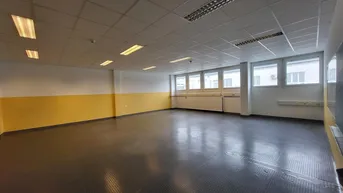 Expose Genügend Platz für Ihr Business!!