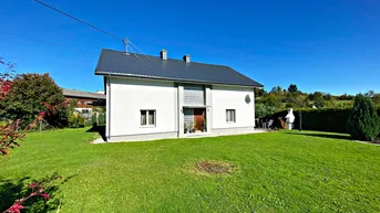 Expose Großzügiges Zweifamilienhaus in herrlicher Grünlage!