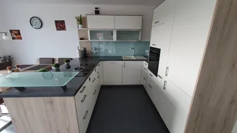 Expose Koffer packen und einziehen! 3-Zimmer Wohnung - Carport + PKW-Stellplatz!