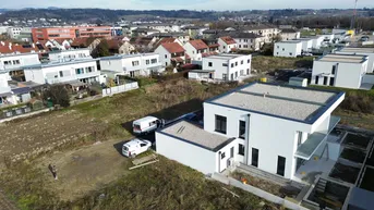 Expose Schlüsselfertige Doppelhaushälfte - Pool - tolle Extras!