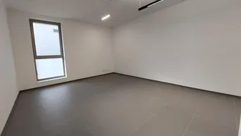 Expose Die ersten 3 Monate Mietfrei! Praxis, Büro oder Geschäftsräumlichkeit im Erdgeschoss inkl. 1 TG Parkplatz - Top 5