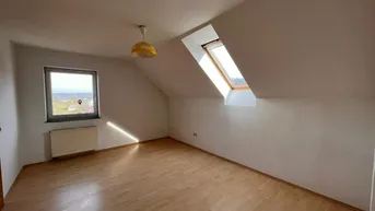 Expose Dachgeschosswohnung in ruhiger Lage