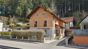 Expose Geräumiges Wohnhaus mit Entwicklungspotential