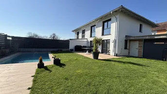 Expose Attraktive Doppelhaushälfte mit Pool