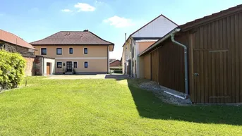 Expose Großzügiges Ein- oder Zweifamilienhaus mit mehreren Nebengebäuden in zentraler Lage