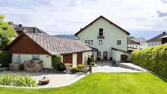 Expose Landleben mit Stil: Zwei Häuser, Pool, 4ha Wald und Wiesen