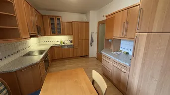 Expose Attraktive 4-Zimmer-Wohnung mit Loggia &amp; Tiefgaragenplatz