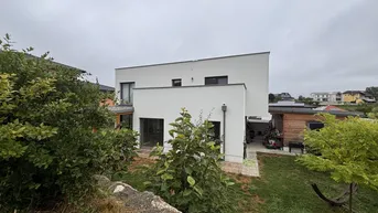 Expose Einziehen &amp; Wohlfühlen - modernes Wohnhaus mit Stil &amp; Raum