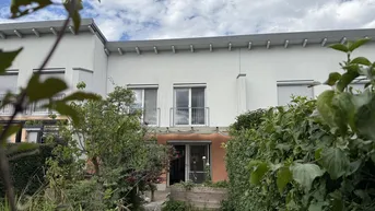 Expose Teich, Terrasse und toller Garten – Charmantes Reihenhaus in Dietach
