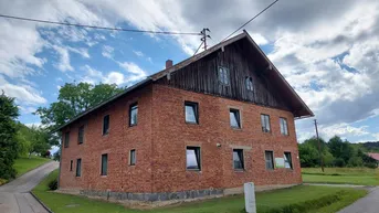 Expose Einfamilienhaus mit Renovierungsbedarf in ruhiger Siedlungslage