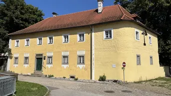 Expose Historisches Gebäude mit 4 Wohnungen