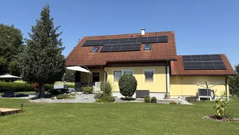 Expose Gepflegtes Einfamilienhaus mit Pool und Doppelgarage