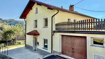Expose Zu Hause im Grünen - Einfamilienhaus mit Lebensqualität