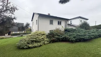 Expose Familienhaus mit parkähnlichem Garten