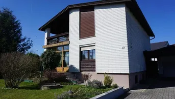 Expose Vollunterkellertes Wohnhaus mit Wintergarten und Garage