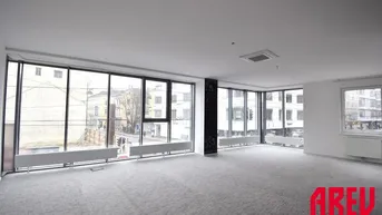 Expose DIREKT IM ZENTRUM VON LINZ! IDEALE BÜROFLÄCHE MIT GROSSEN WERBEFLÄCHEN!