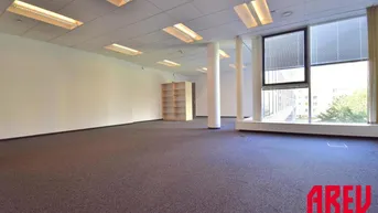 Expose DIE PERFEKTE BÜROFLÄCHE AUF 2 EBENEN - EG + 1.OG