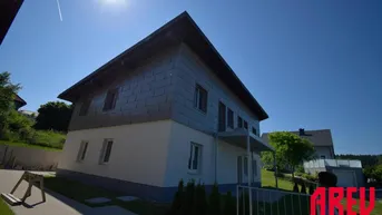 Expose WOHNEN IM GRÜNEN - 3 ZIMMERWOHNUNG MIT BALKON