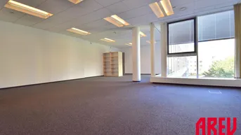Expose VIEL PLATZ FÜR IDEEN - BÜROFLÄCHE AUF 2 EBENEN - EG+ 1.OG