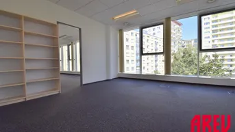 Expose ARBEITEN IN EXKLUSIVER LAGE - FREI GESTALTBARE BÜROFLÄCHE - 2.OG