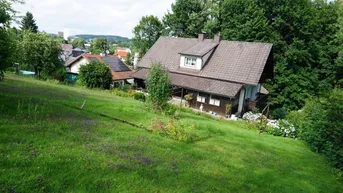 Expose Coming soon! Zweifamilienwohnhaus mit großzügigem "Wein"-Keller