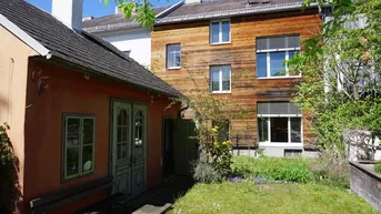 Expose Vorankündigung - geschmackvoll saniertes Stadthaus mit Garten und eigener Zufahrt