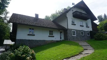Expose Ein- bzw. Zweifamilienwohnhaus mit großzügigem "Wein"-Keller
