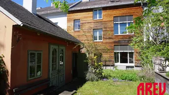 Expose Geschmackvoll saniertes Stadthaus mit Garten und eigener Zufahrt