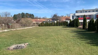 Expose Tolles Baugrundstück mit Einfamilienhaus! Perfekt für Bauträger!