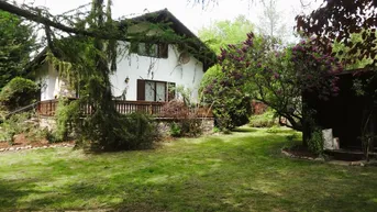 Expose SCHMUCKES LANDHAUS MIT UNEINSEHBAREN GARTEN IN SCHÖNER, SONNIGER LAGE!