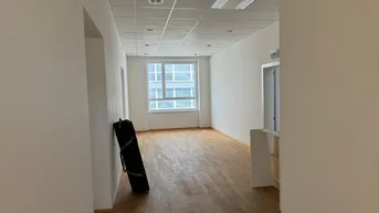 Expose Tolle Arztpraxis oder Büro oder Kanzlei zu mieten! Mit Lift! Vollkommen barrierefrei!