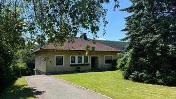 Expose Toller Bungalow auf großem Grundstück mit Schneebergblick!